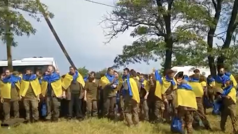«Вони билися за Бахмут»: Україна повернула з російського полону 106 військових