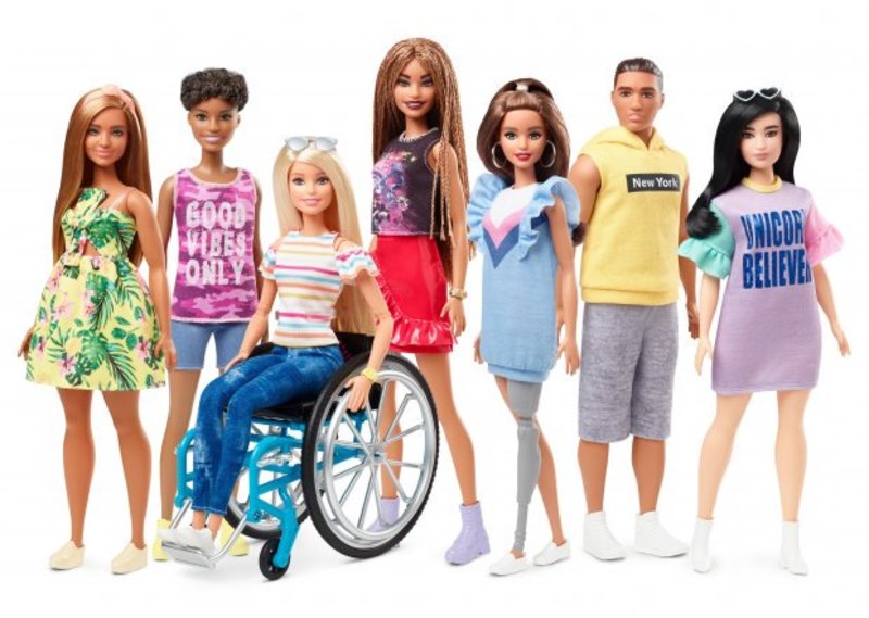 У продажу з'являться ляльки Барбі на інвалідному візку та з протезами