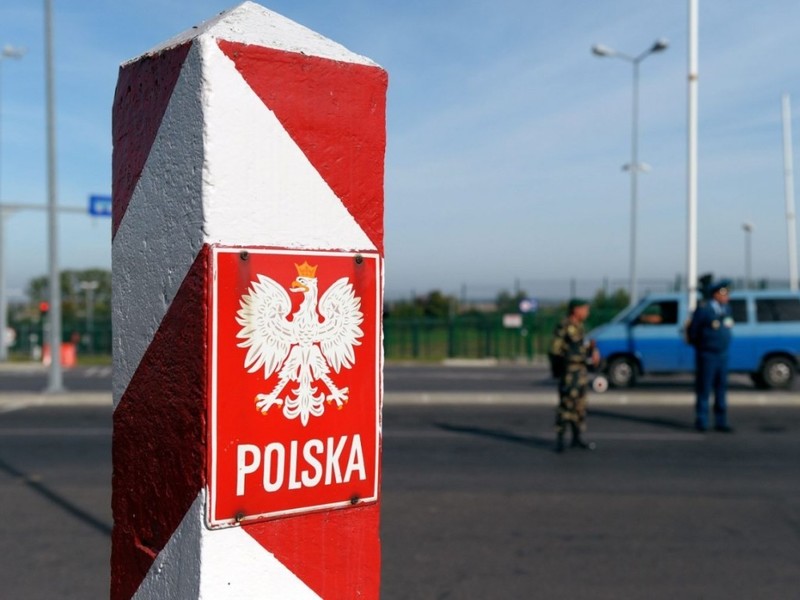 Польща частково заборонила в’їзд для громадян РФ