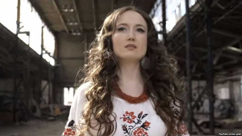 Українська співачка з Німеччини присвятила пісню українським героям (відео)