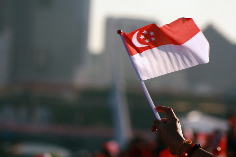 У Сінгапурі дозволять переказувати гроші через Facebook та Twitter