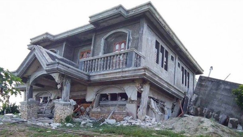 Землетруси у Філіппінах, є загиблі. Фото
