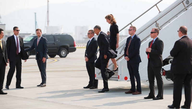 Obama makes historic Hiroshima visit