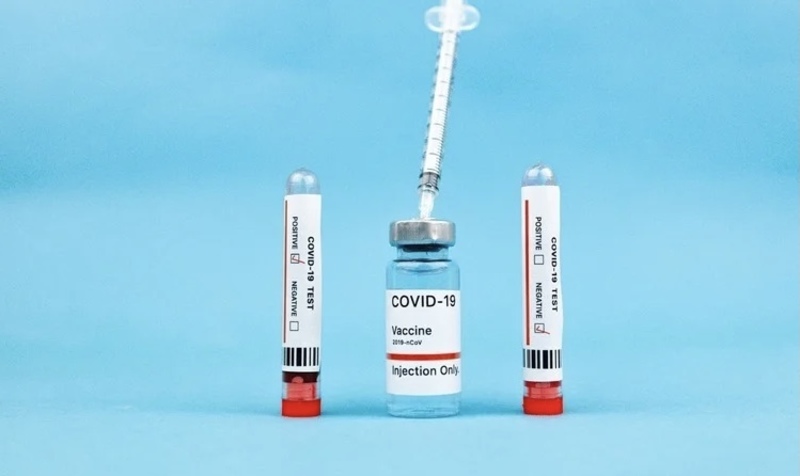 Американський регулятор дав офіційний дозвіл на «бустерні» вакцини Moderna та J&J