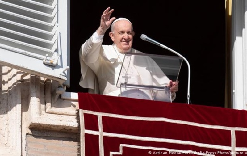 Папа Римський закликав до миру через напругу навколо України