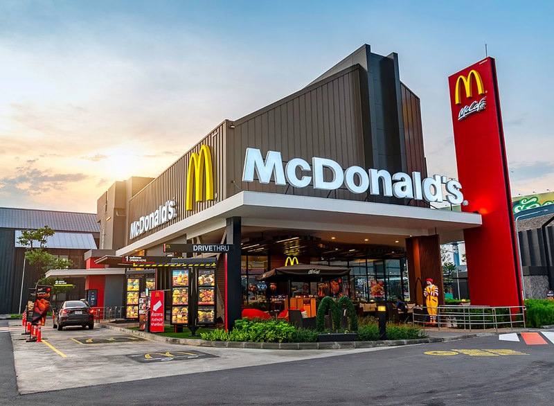 McDonald's тимчасово закриває свої ресторани у Росії