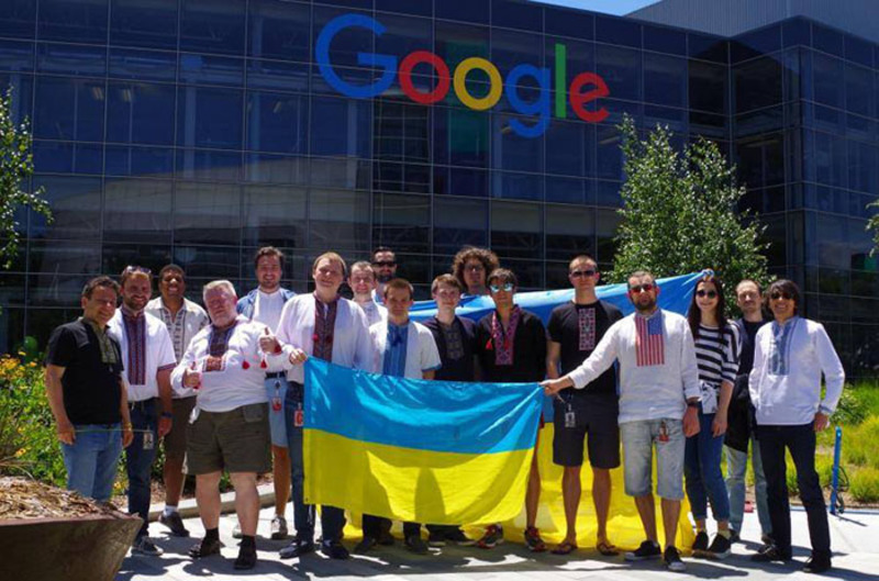 Співробітники корпорації Google вдягнулись у вишиванки