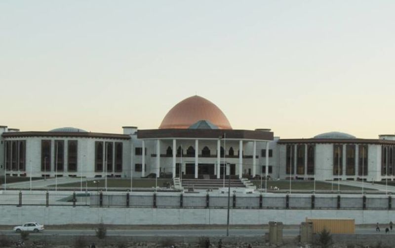 У будівлю парламенту Афганістану потрапила ракета (фото)