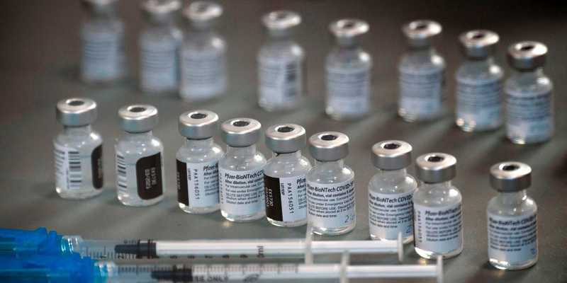 FDA дозволить  використовувати вакцину Pfizer для підлітків