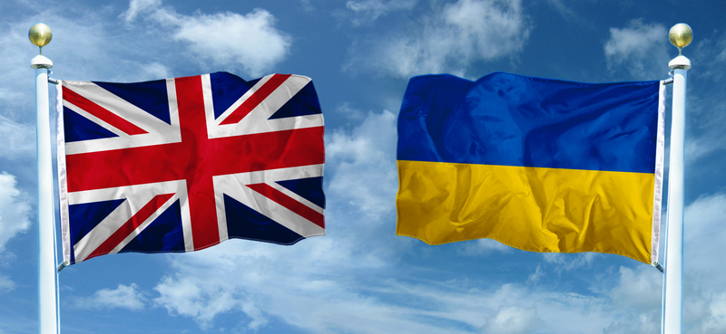 Великобританія передала Україні десять бронемашин