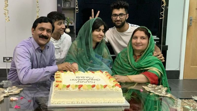 Малала завершила навчання в Оксфорді