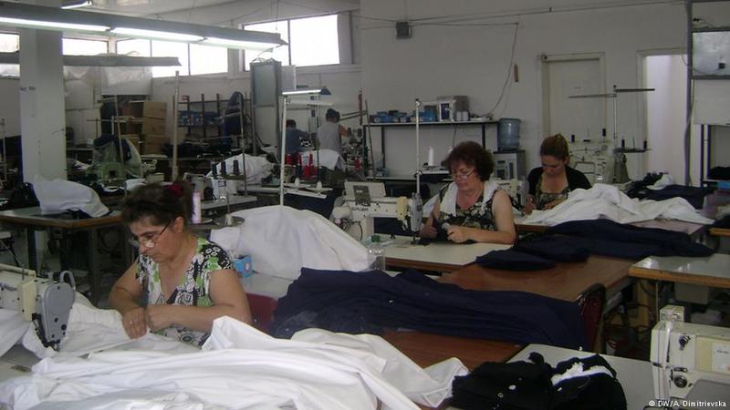 Західні бренди шиють одяг в Україні за безцінь, - дослідження