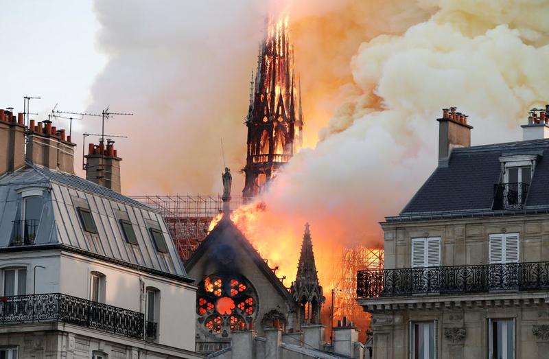 Як виглядає інтер’єр Собору Паризької Богоматері після масштабної пожежі: фото
