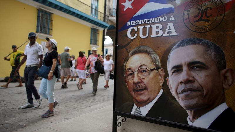 Obama visits Old Havana at the start of a historic tour to Cuba