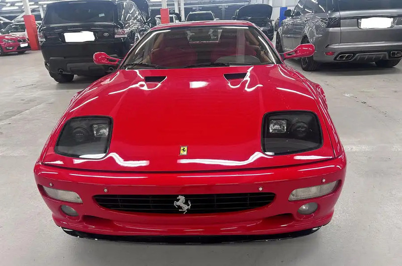 Шукали 29 років: у Британії поліція знайшла автомобіль Ferrari, вартістю $400 тисяч