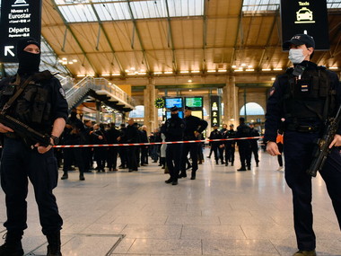 На вокзалі в Парижі невідомий поранив ножем шістьох людей