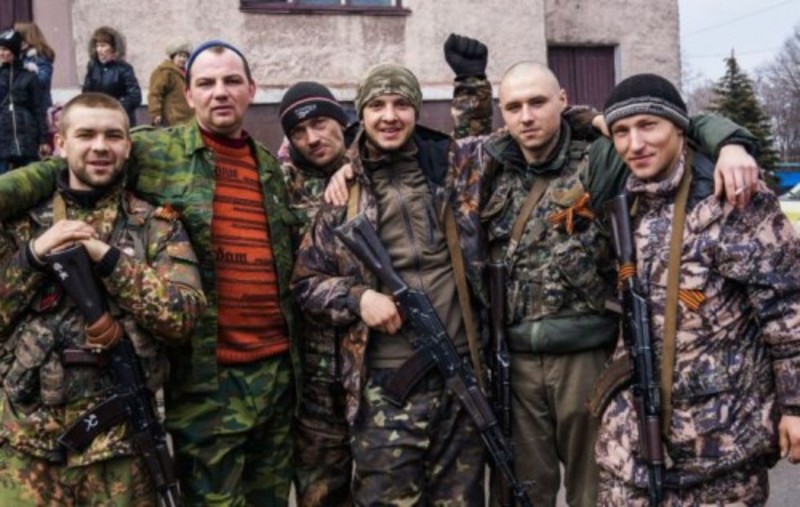 Трактористи Путіна осідають в Луганську і готуються керувати "ЛНР"