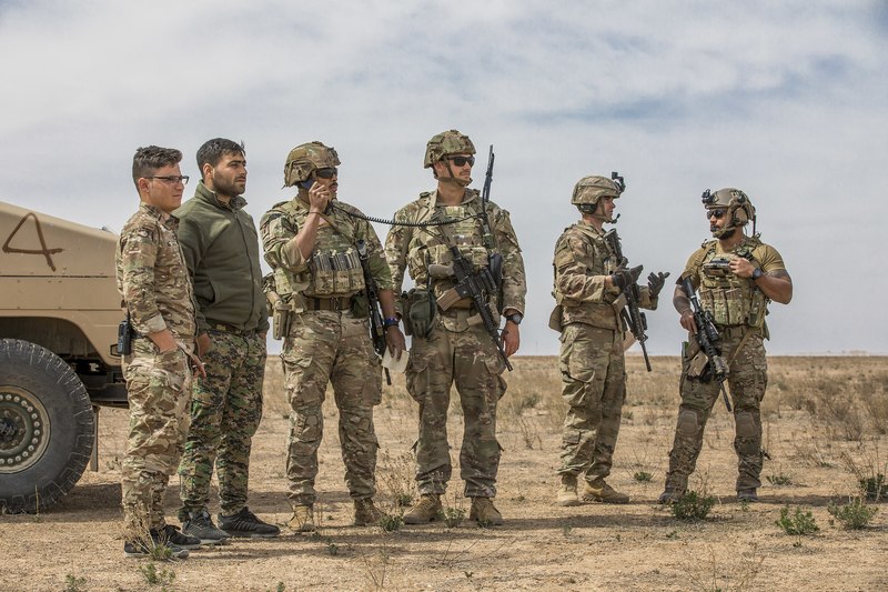 США евакуюють майже 13 тисяч афганців