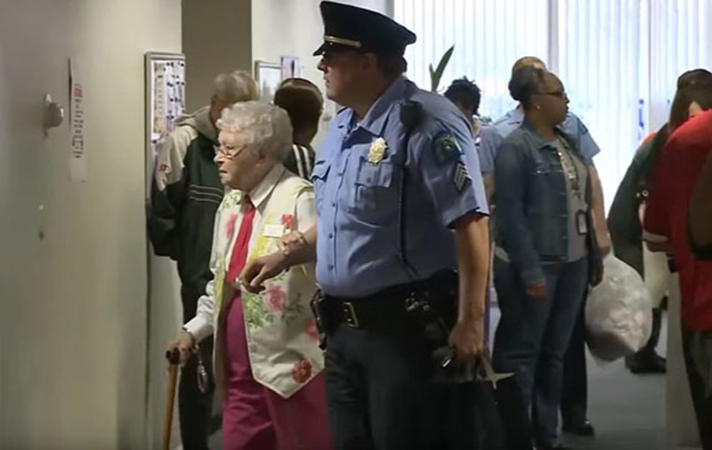 У Міссурі заарештували 102-річну бабусю за її власним проханням