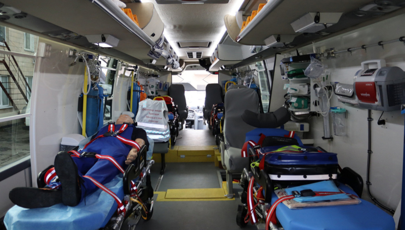 Норвегія передала Україні медичні автобуси для військових