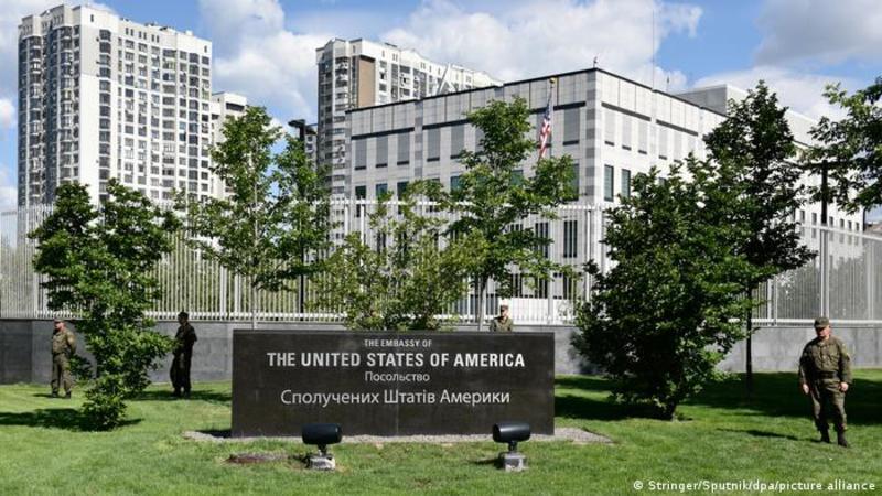 Посольство США закликало американців негайно залишити Україну