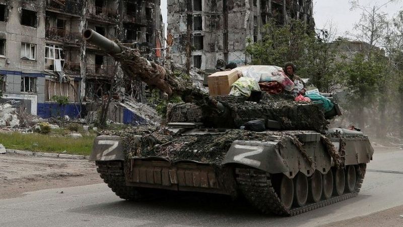 Українка впізнала речі зі свого будинку на російському танку