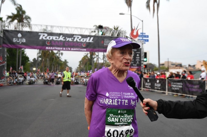 92-річна мешканка Каліфорнії встановила рекорд марафону
