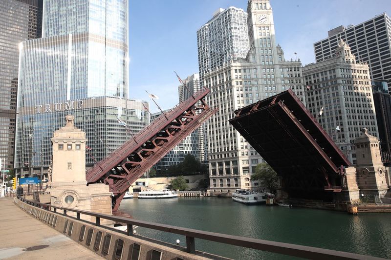 Чикаго змінило правила карантину - 6 штатам дозволено в'їзд