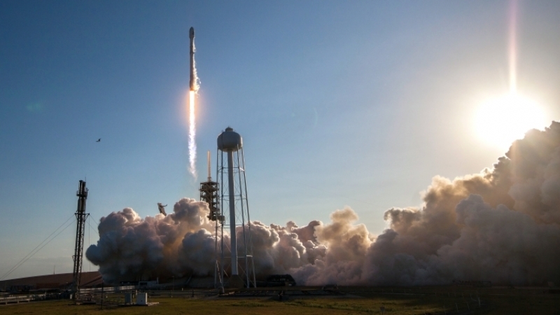 SpaceX запустила супутник для Wi-Fi в літаках