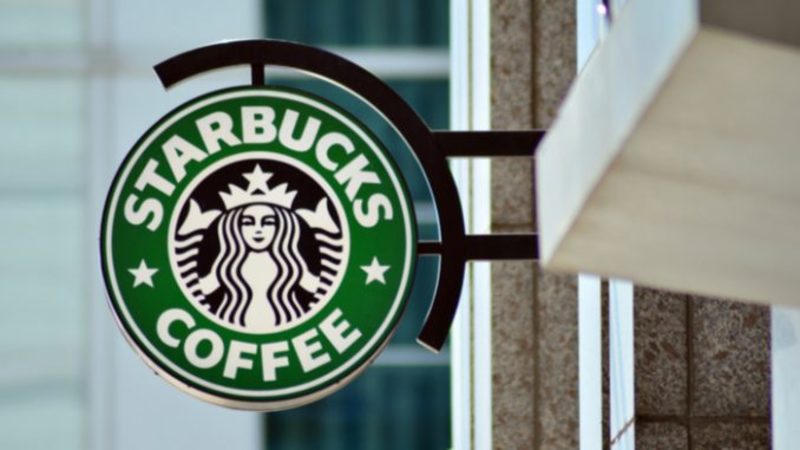 Starbucks відмовляється від багаторазового посуду