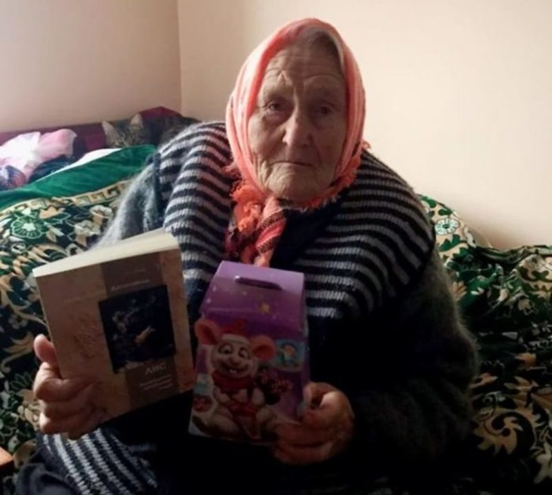 «Читачка року»: 89-річна українська бабуся прочитала 232 книжки за рік