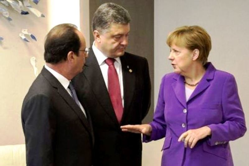 Порошенко з Олландом і Меркель обговорили кризу в Україні та шляхи її врегулювання