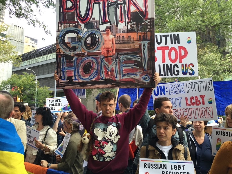У Нью-Йорку Путіна зустрічають гучними протестами