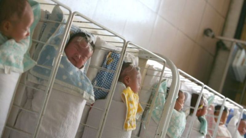 У Китаї дитина народилася через чотири роки після загибелі батьків