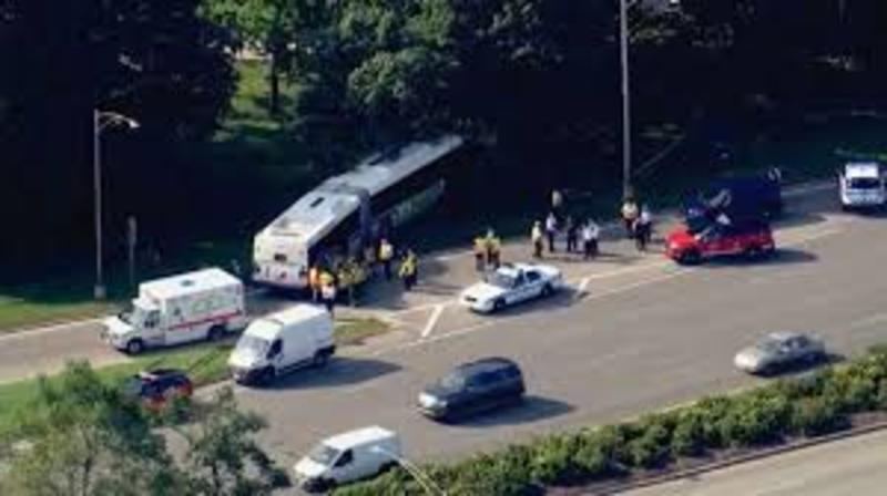 У Чикаго автобус виїхав на зустрічну смугу. 4 поранених