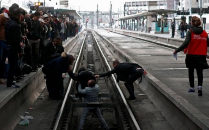 У Франції залізничники почали тримісячний страйк