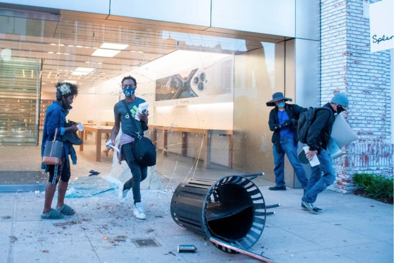 Apple відслідковує мародерів, які розграбували  магазини компанії