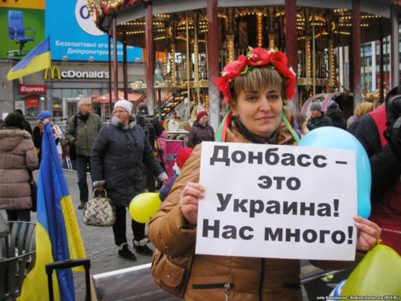 У Дніпропетровську та Запоріжжі переселенці також вийшли на вулиці проти псевдовиборів у "ДНР"