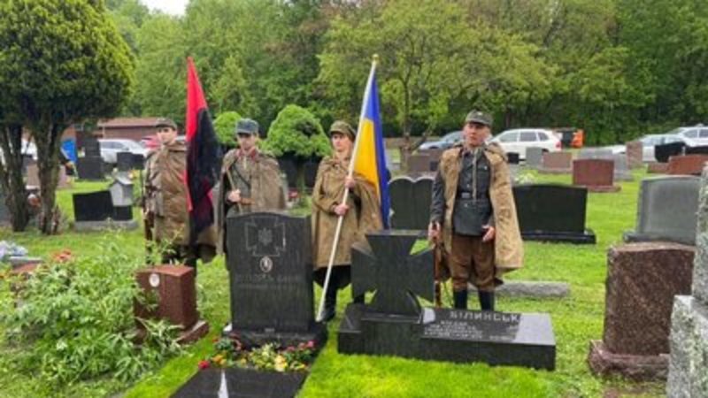 Українці у Чикаго відновили могилу автора маршу ЗСУ та гімну ОУН