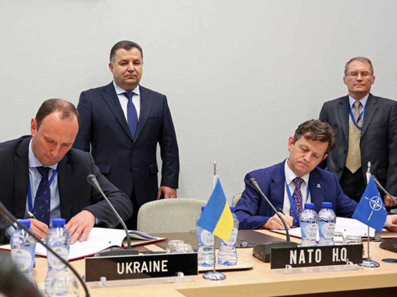 Україна підписала угоду з НАТО про підтримку армії