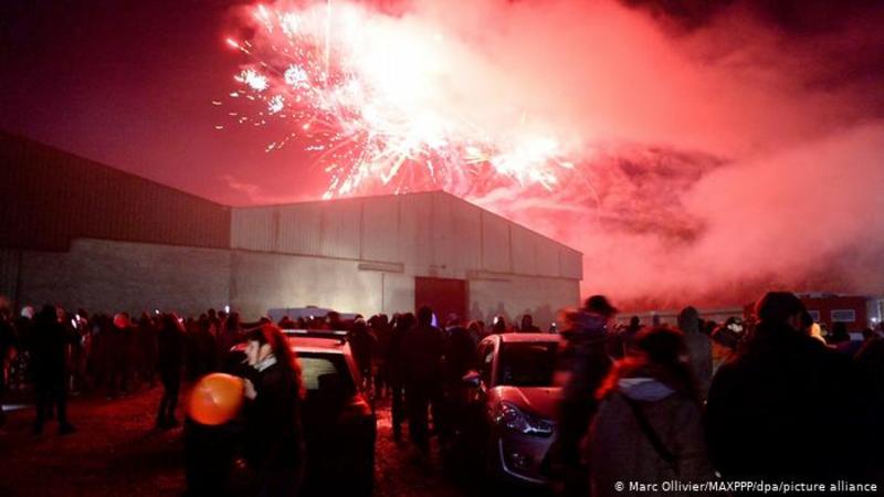 У Франції припинили нелегальну вечірку з 2500 учасниками