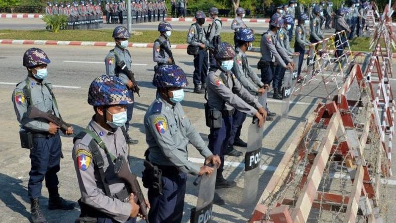 Переворот у М'янмі: у країні заблокували Facebook