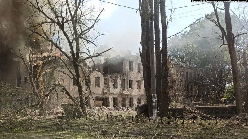 Росіяни вдарили ракетою по Дніпру: 2 загиблих та 30 поранених