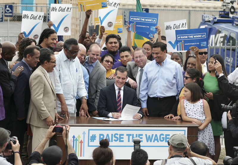 Los Angeles mayor signs $15/hour minimum wage hike into law