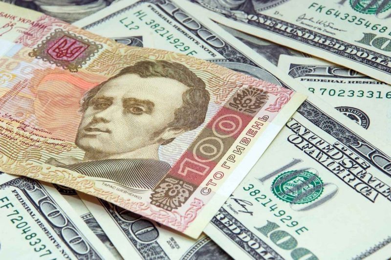 The Economist визначив справжню ціну долара в Україні