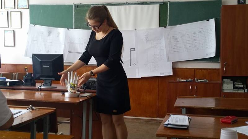 Українка створила пристрій, який допомагає "почути" глухонімих