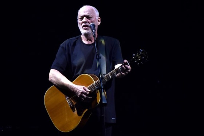 Лідер Pink Floyd продав за $21 млн свою колекцію гітар задля порятунку людства