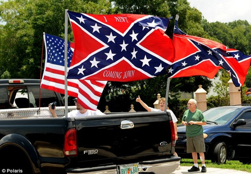 У Флориді відбувся масштабний автопробіг на підтримку прапора Конфедерації