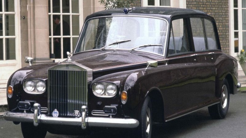 Rolls-Royce королеви Єлизавети пустять з молотка