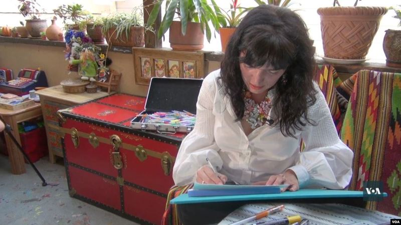 Американка українського походження малює янголів для допомоги дітям з Чернівців